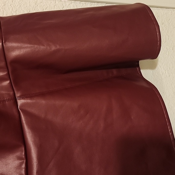 Torrid Zinfandel Faux Leather Peplum Top 3 3x 22/24 - Picture 7 of 7